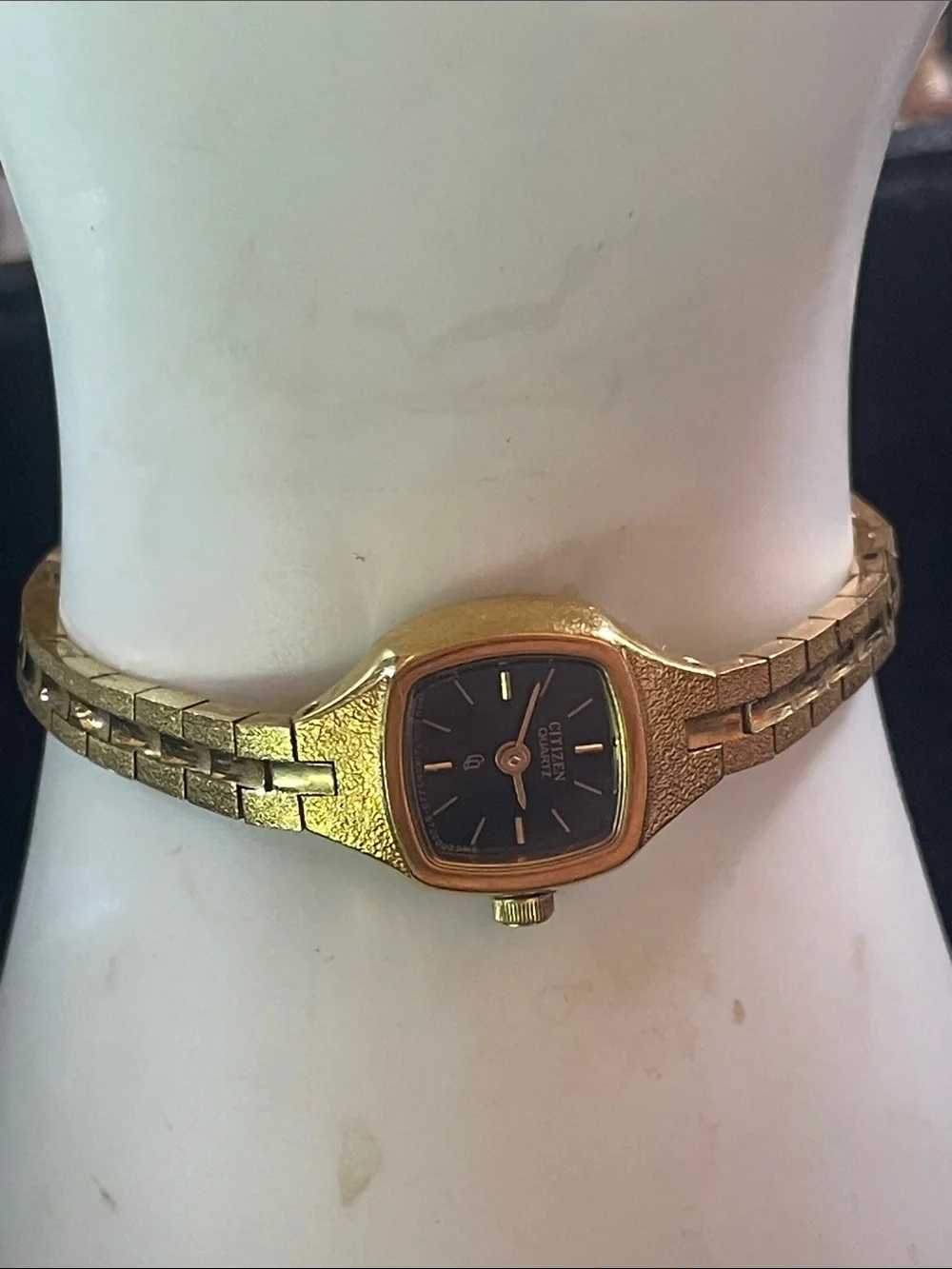 Ladies Citizen Gold tone Quartz Watch new battery